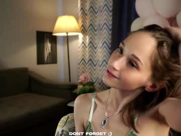 girl
        taitehambelton cam image #6966242