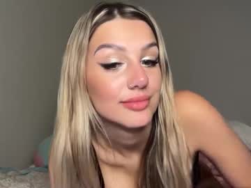 girl
        belllataylor cam image #6749940