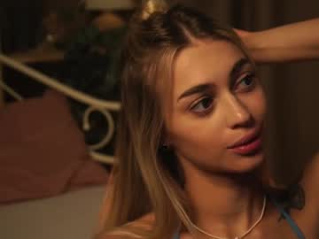 girl
        arielreal cam image #2307252