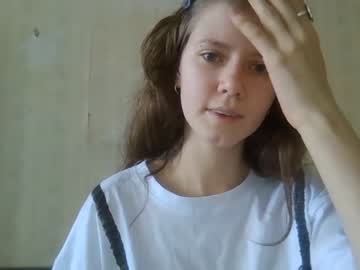 girl
        lilolum cam image #3800659