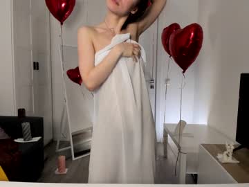 girl
        elannand cam image #3556646