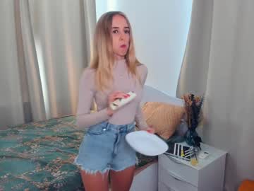 girl
        sunshine_lorri cam image #1869057