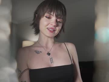 girl
        auddicted cam image #3218528