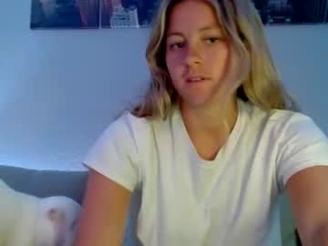 girl
        beccafields cam image #1558815