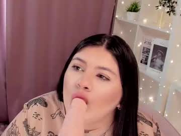 girl
        lisajolly cam image #6630453