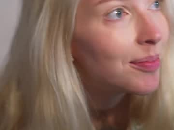 girl
        my_stella cam image #6797372