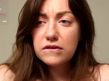girl
        ronny_ponny cam image #6438323