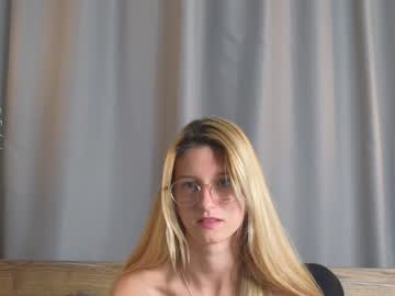 girl
        fellissa cam image #4659170
