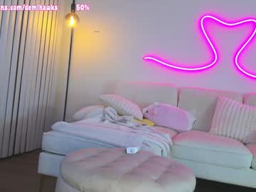girl
        demihawks cam image #4308943