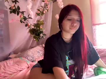 girl
        rosielidell cam image #1825920
