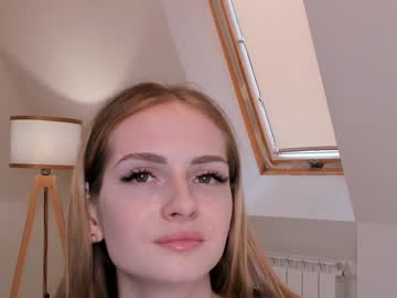 girl
        milaniapayne cam image #3147778
