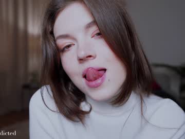 girl
        auddicted cam image #868530