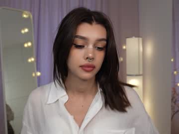 girl
        karina_amiri cam image #4698878