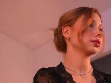 girl
        april_blush cam image #6451066
