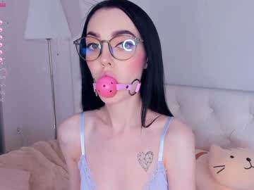 girl
        ilaveins cam image #309504