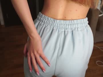 girl
        lynnaharriss cam image #4704330