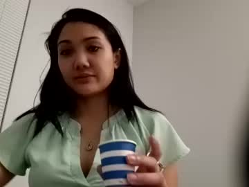girl
        london_tipton cam image #2204915