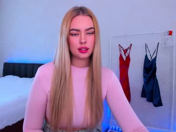girl
        8a8y_nura cam image #883734
