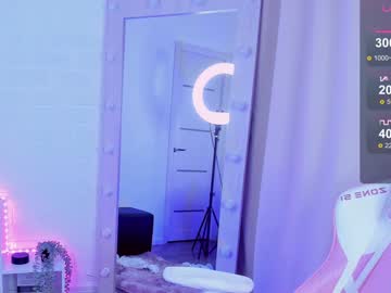girl
        aki__ra cam image #4803415