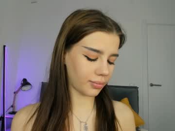 girl
        jenie_fire cam image #4742135