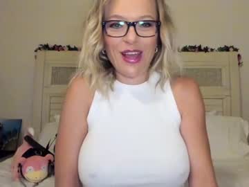 girl
        laceycoffeegirl cam image #2160269