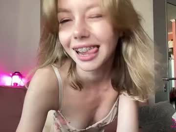 girl
        elli_harmon cam image #1920373