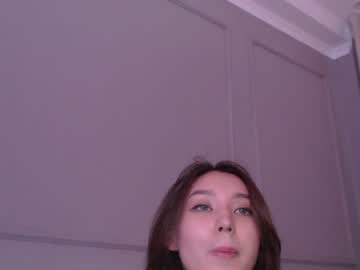girl
        sarasuo cam image #2616011