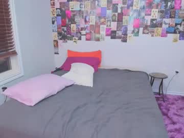 couple
        chloenight cam image #5992978