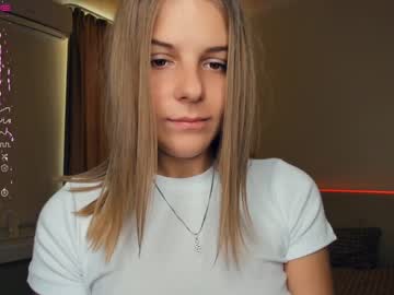 girl
        erline_may cam image #4080156
