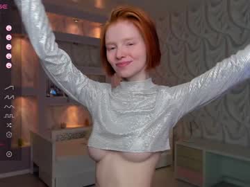 girl
        gingers_hugs cam image #3104595