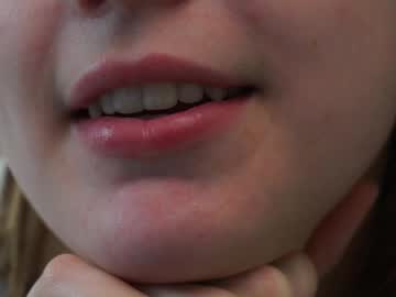 girl
        hildgaillard cam image #6732695