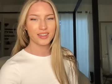 girl
        thezabrina cam image #1535758