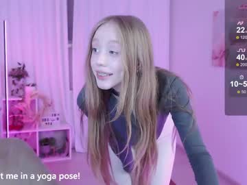 girl
        stacylynne cam image #4096276