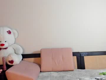 girl
        karolina_opal cam image #2946868