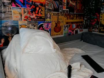 girl
        flirtykitty_ cam image #6340900