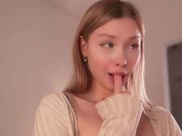 girl
        april_blush cam image #6840408