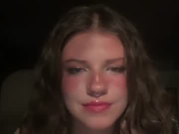girl
        fairyyy653 cam image #6007543