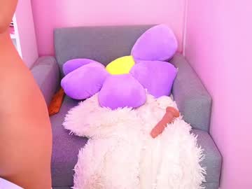 girl
        little_effy18_ cam image #6627405