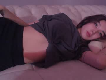 girl
        sarasuo cam image #2083767