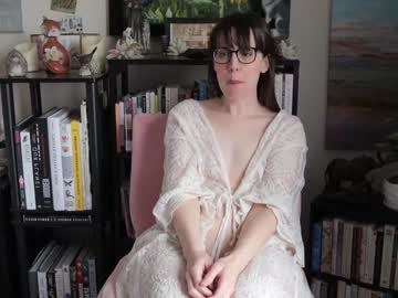 girl
        ellynaomi cam image #1017024