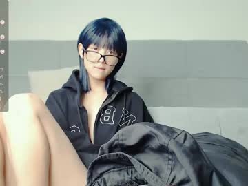 girl
        little_yena cam image #2411066