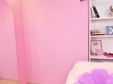 girl
        little_effy18_ cam image #6728043