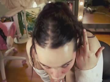 girl
        chery_lady22 cam image #6137906