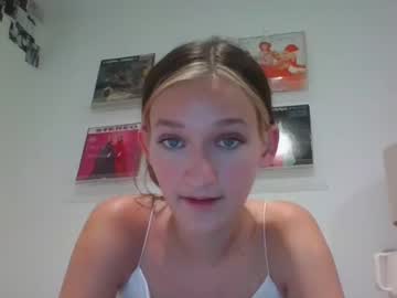 girl Sex Cam Girls Roleplay For Viewers On Chaturbate with avabear8