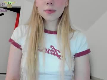 girl
        sonyaplush cam image #6146199