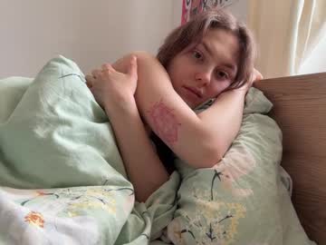girl
        holydori cam image #6320911
