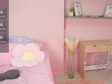 girl
        little_effy18_ cam image #4774839