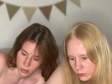 couple
        lisalewi cam image #4615600
