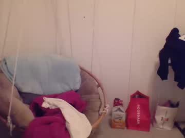girl
        good_pet cam image #2240864