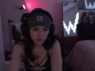 girl
        winnierides cam image #5970655